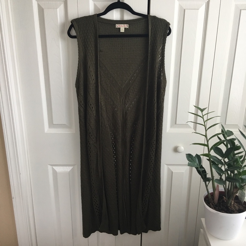 Hunter green knit vest shrug
